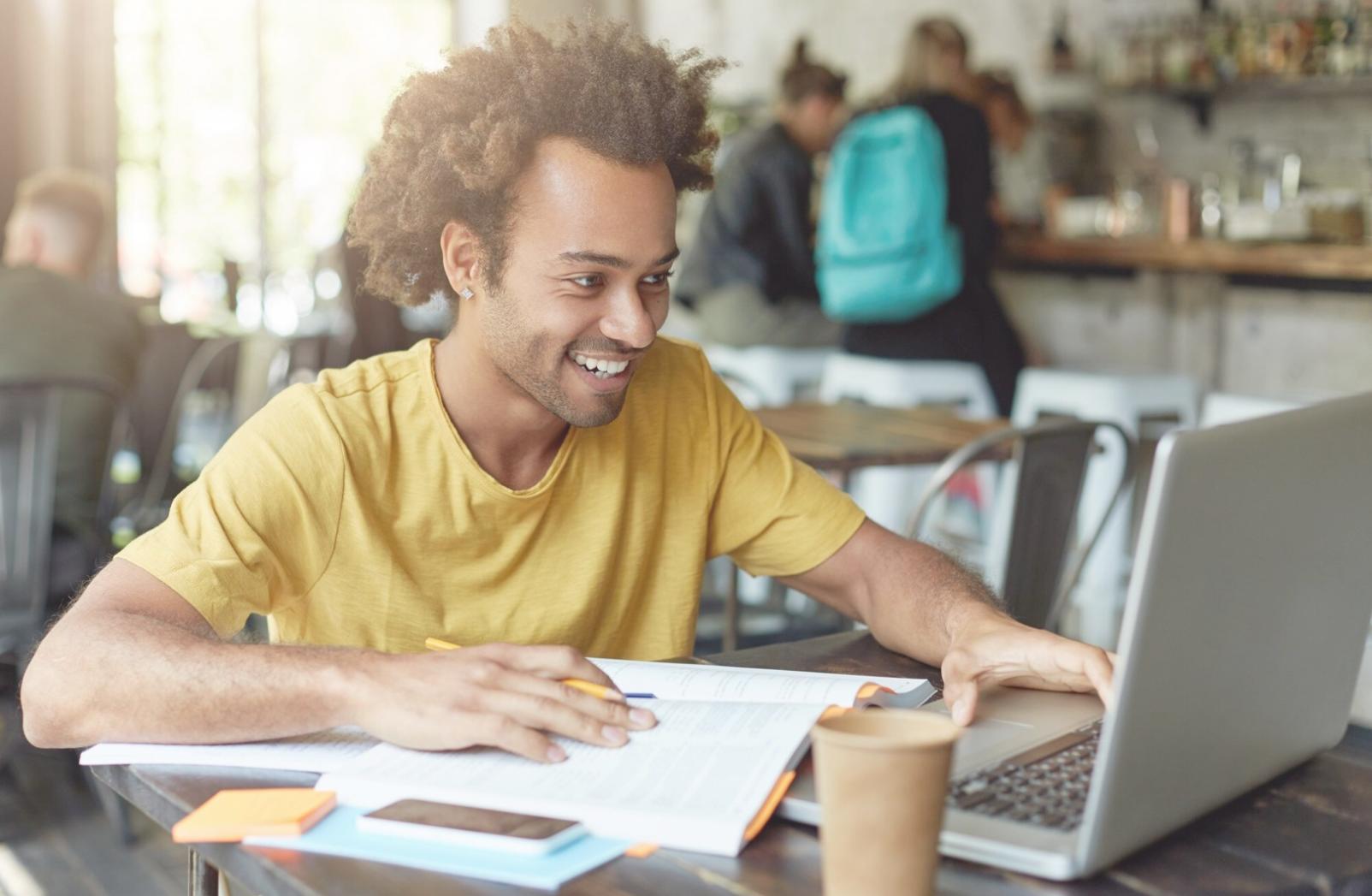 Analiză financiară și tendințe de piață